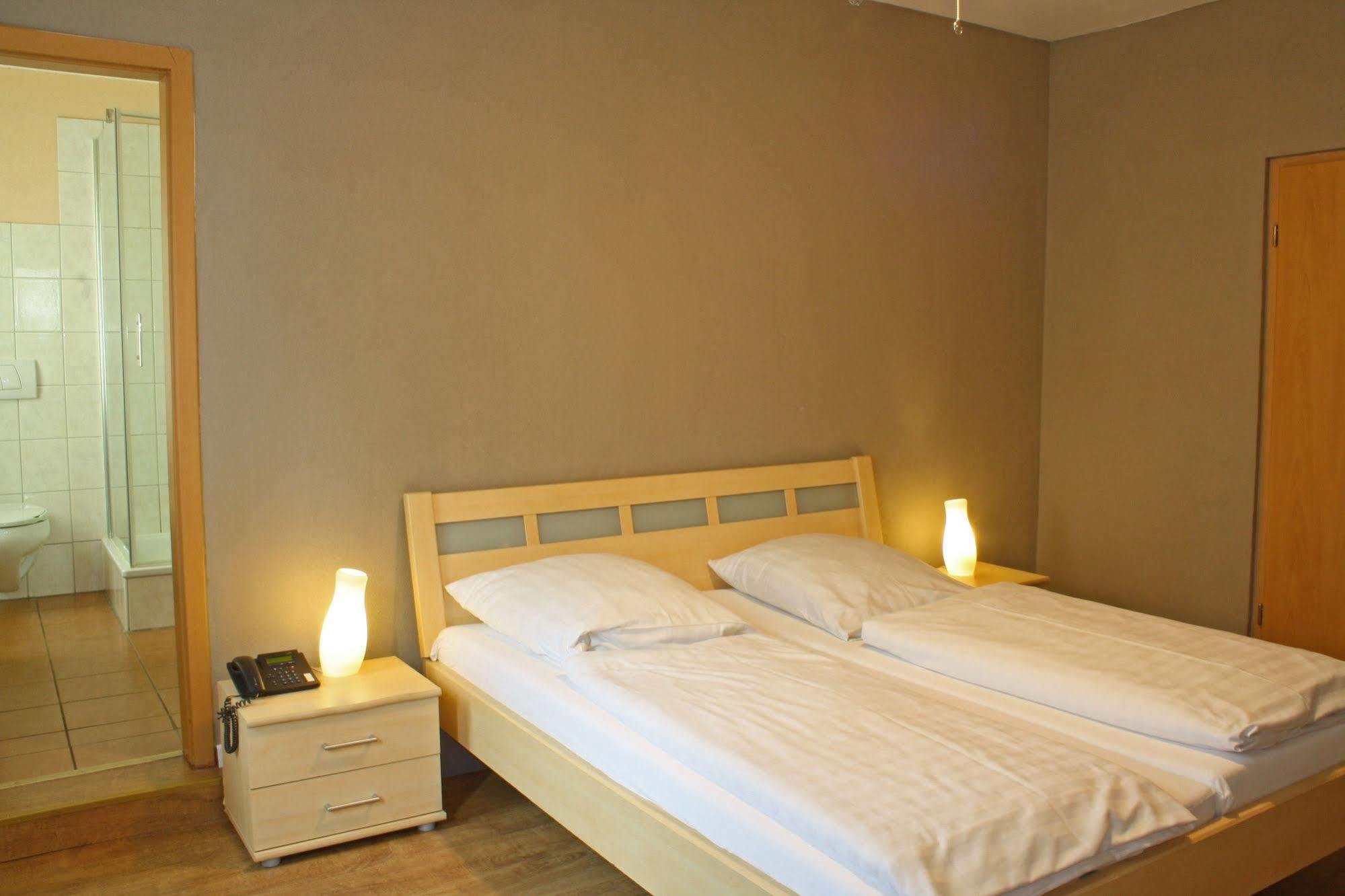 Hotel Cristallo Landshut Exteriör bild
